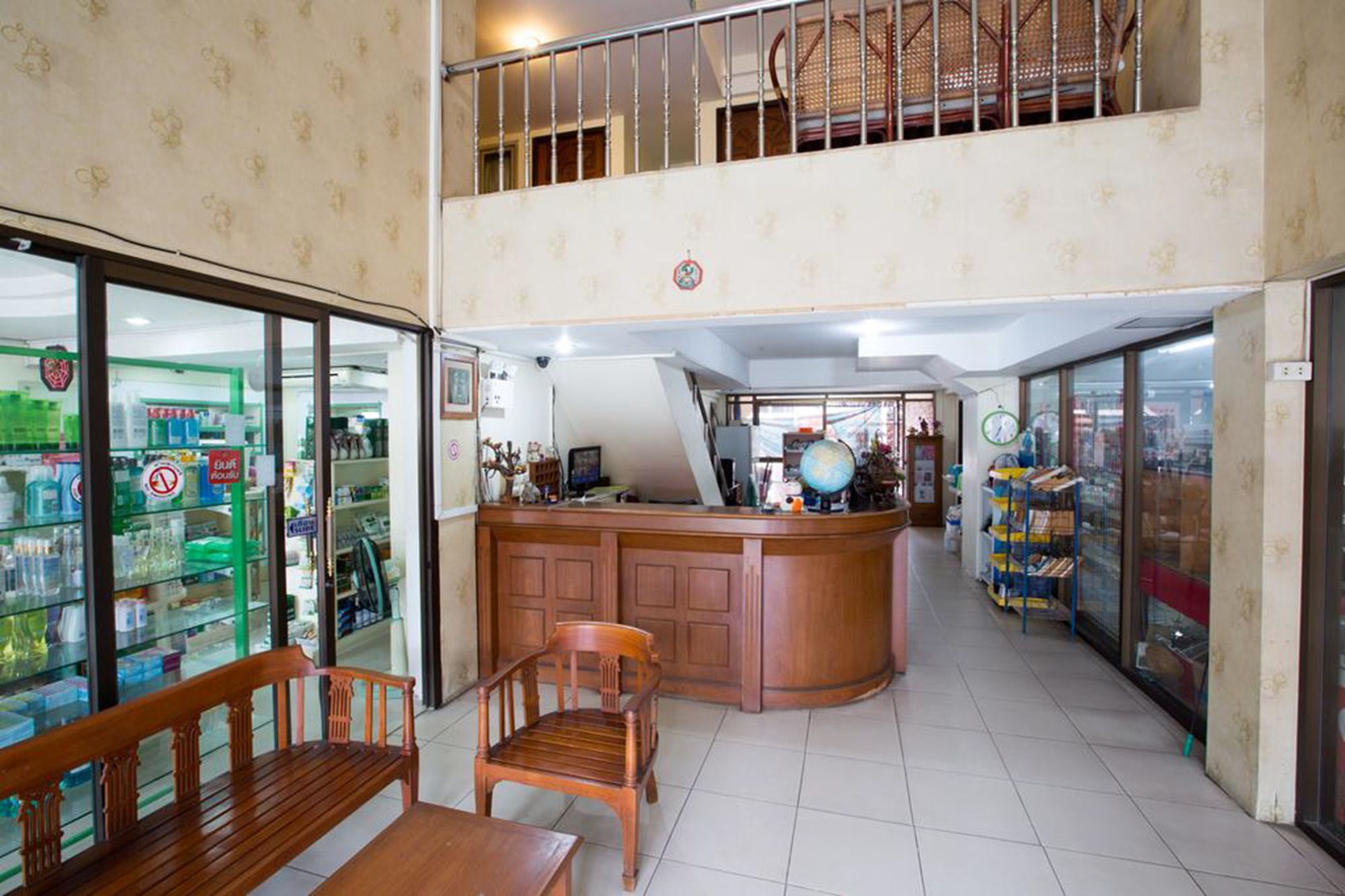 Oyo 320 Regent 2002 Guest House Phuket Exterior foto